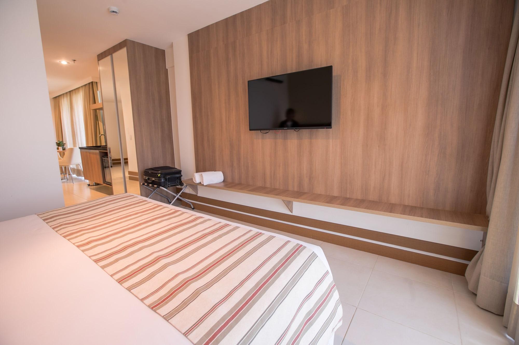 Athos Bulcao Hplus Executive 4*