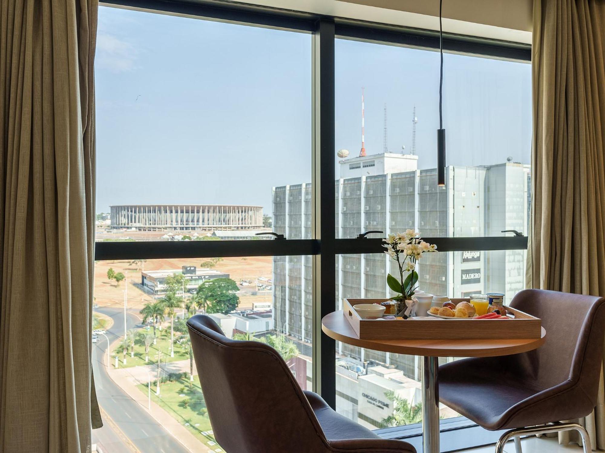 Hotel Athos Bulcao Hplus Executive Brasilia