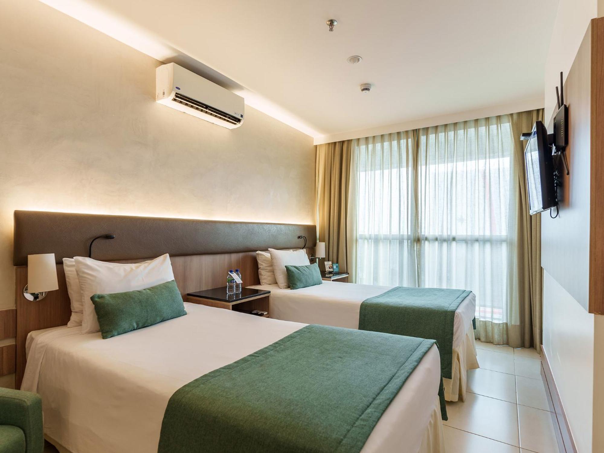Athos Bulcao Hplus Executive 4*