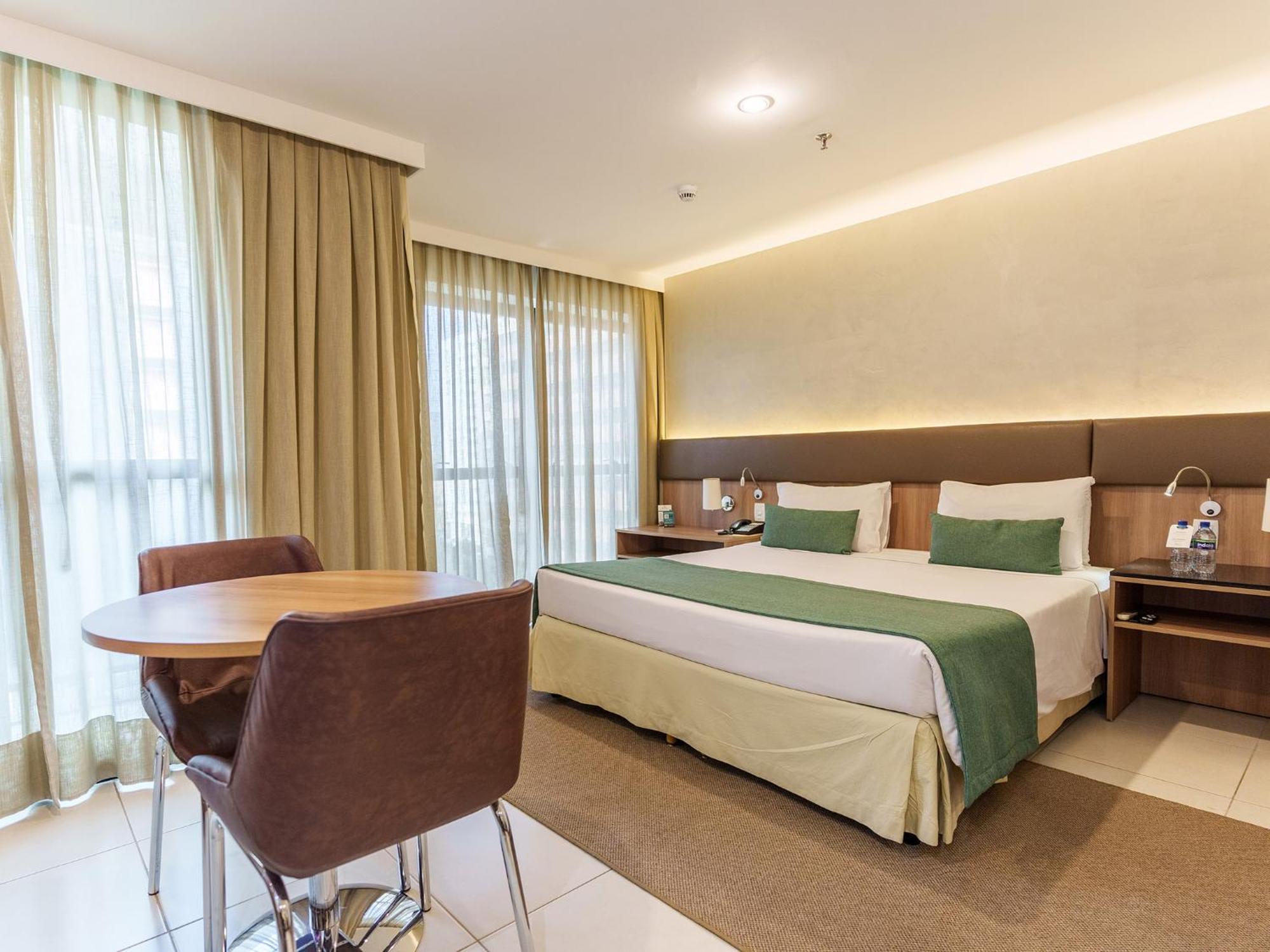 Hotel Athos Bulcao Hplus Executive Brasilia