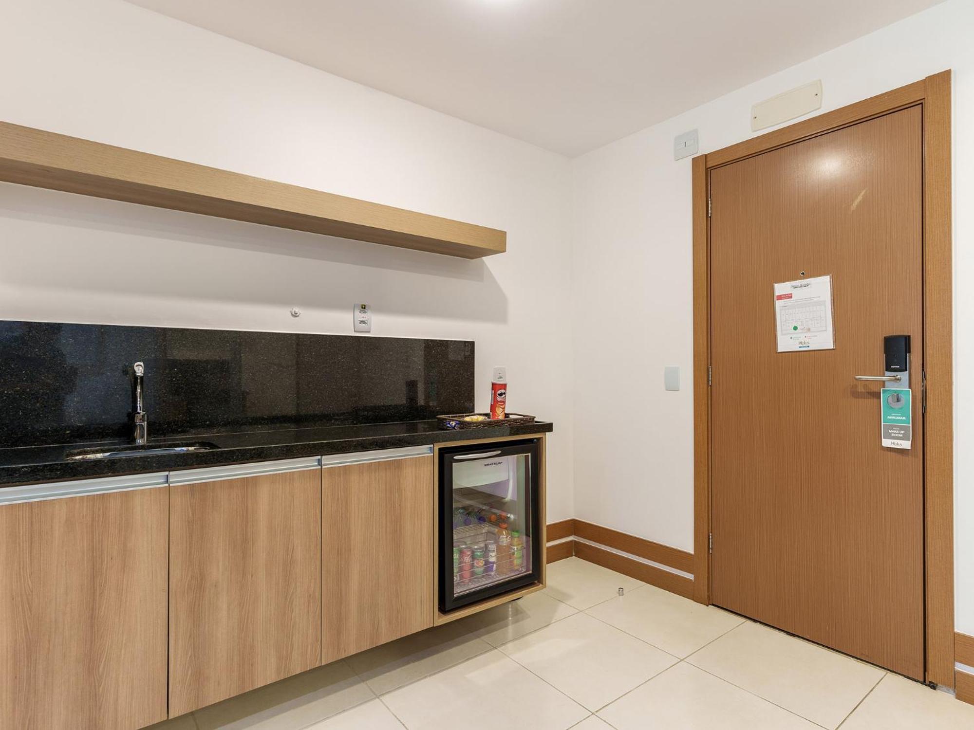 Athos Bulcao Hplus Executive Hotel 4*
